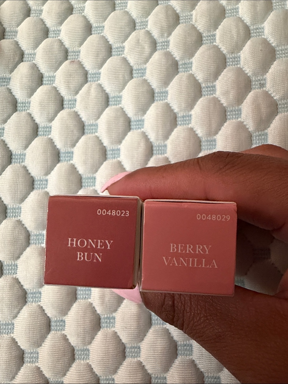 NIB Laura Geller Italian Marble Lipstick Duo — Hunny Bun & Berry Vanilla - Picture 4 of 5
